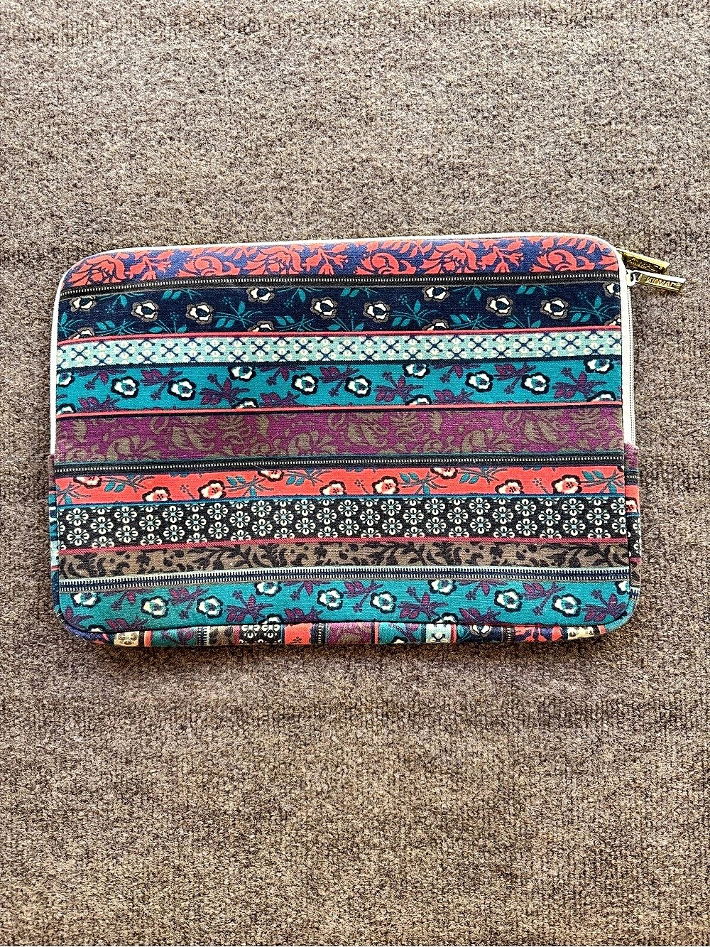 Kinmac Multicolor Patterned Tablet/Lap Top Pouch - Picture 2 of 5